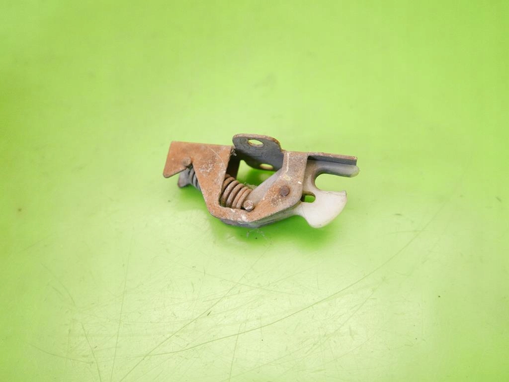 Замок капот правый перед renault premium 370 dci в Украине