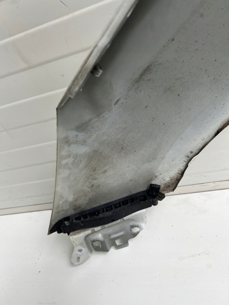 Opel corsa e крыло  правый  fender правый Недорого