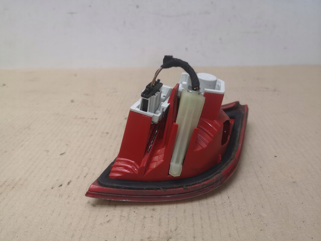 фото №7, Лампа крышки правая задняя audi a3 8p 03-08 5дверь oem