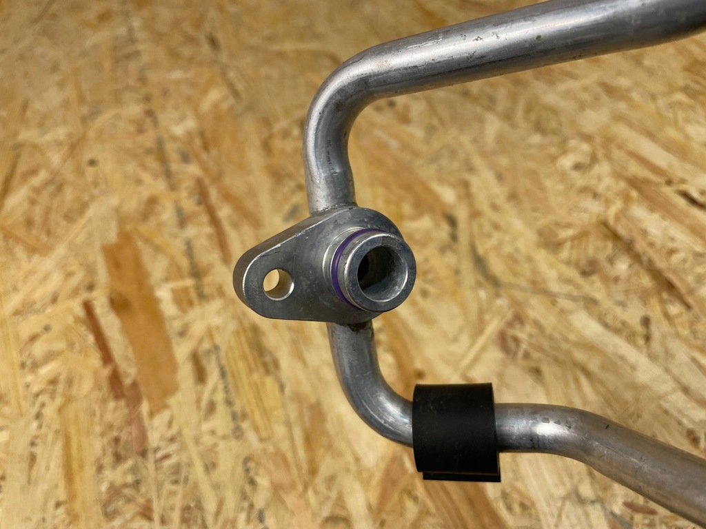 фото №11, Wąż трубка шланг кондиционера porsche taycan 9j1 9j1820729a 2019-