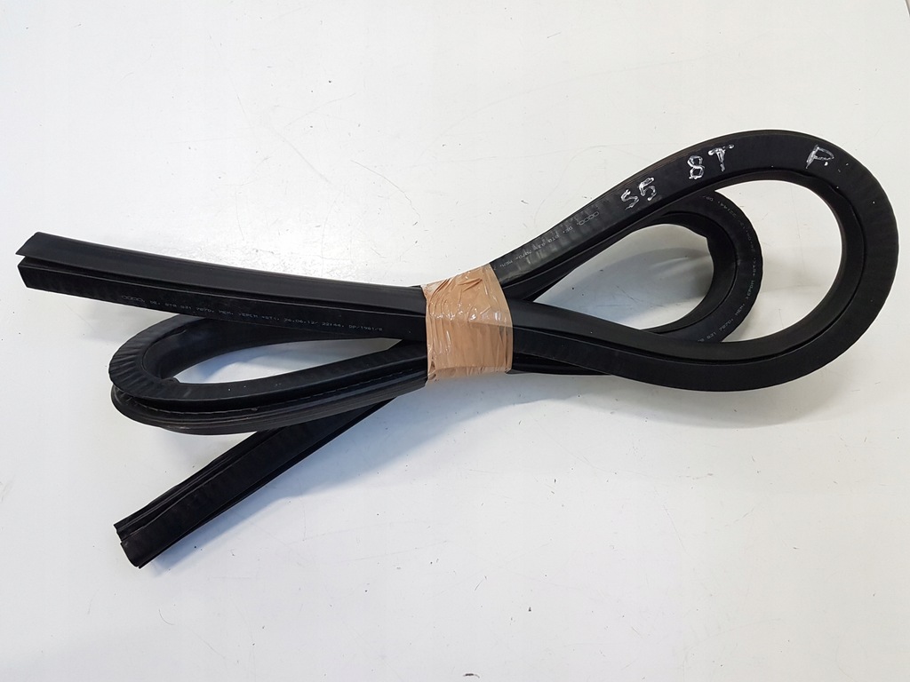 фото №1, Прокладка дверь правая нижняя audi a5 s5 8t coupe 12-16