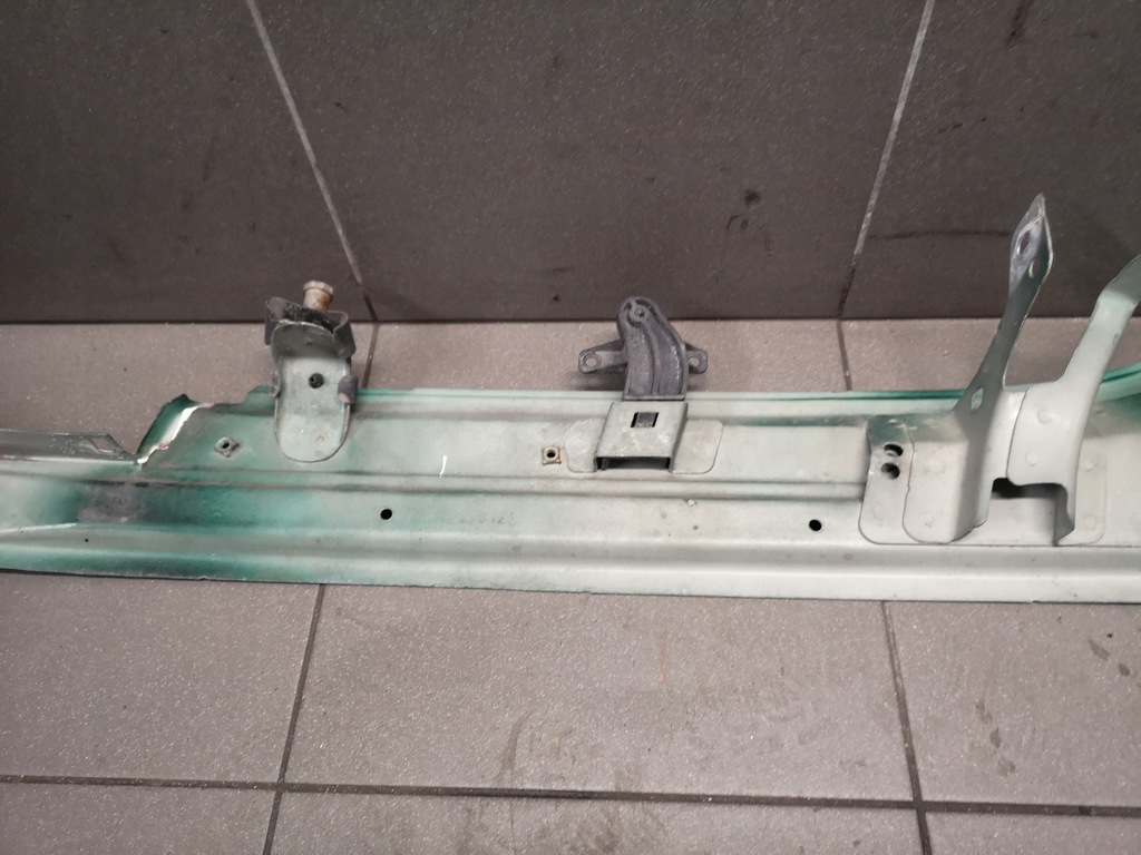 фото №6, Підкрилок кронштейн ліва vw touareg 7l6805175d