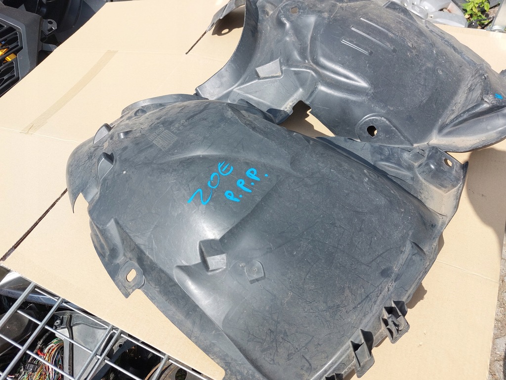 фото №3, Підкрилок праве перед renault zoe lift 19- ii