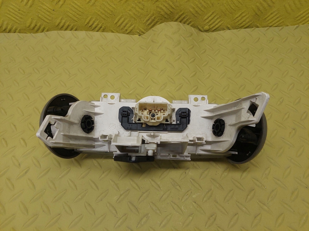 фото №4, Citroen c1 панель обдув кондиционера 559000h020