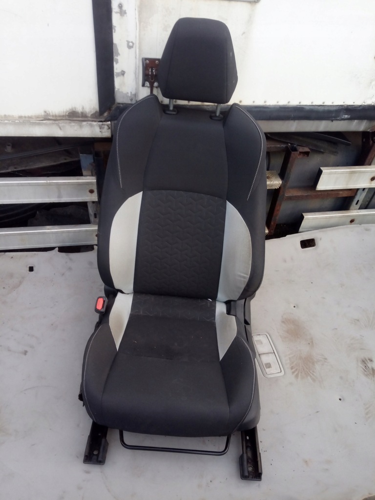 фото №7, Toyota corolla e21 19- сидіння лівий водій вживаний