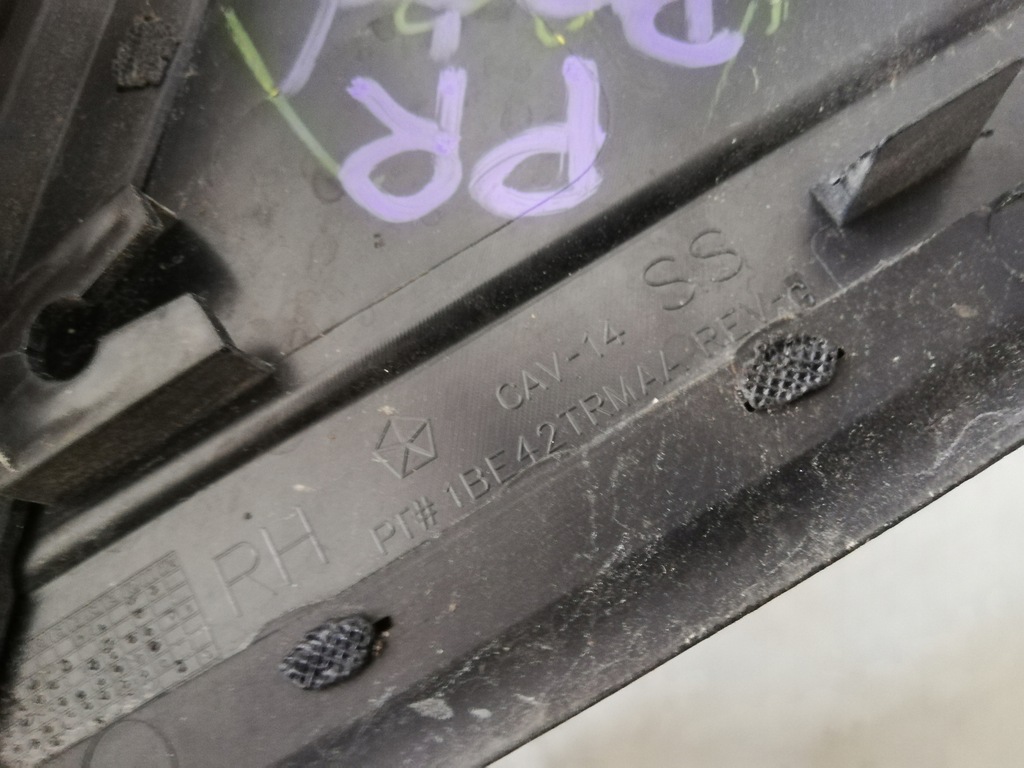 фото №9, Chrysler town country дверь зеркало заглушка 1be43trmaa