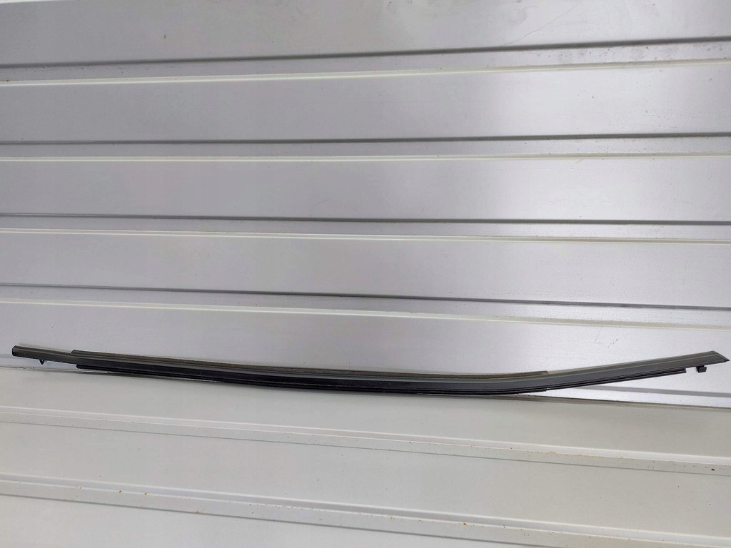 фото №1, Toyota rav4 v parapet дверь правый перед молдинг