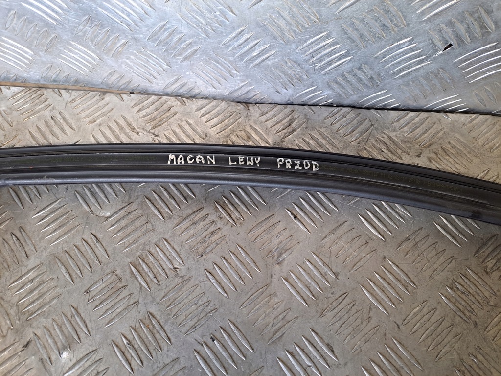 фото №5, Porsche macan 2017 r прокладка дверь левый перед