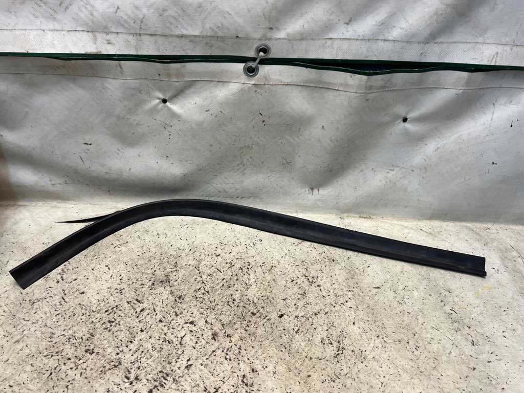 фото №1, Ford transit courier прокладка двері правий перед нижня