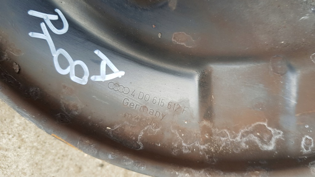 Поворотный кулак ступица задняя a8 d2 рестайлинг  левая quattro Оригинал