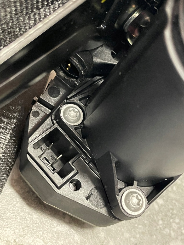 фото №9, Ремни pas безопасности доводчик q5 80a оригинал