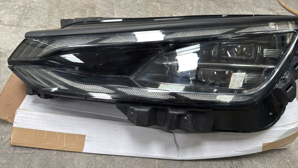 фото №2, Kia ev6 2021- лампа левая передняя перед full led