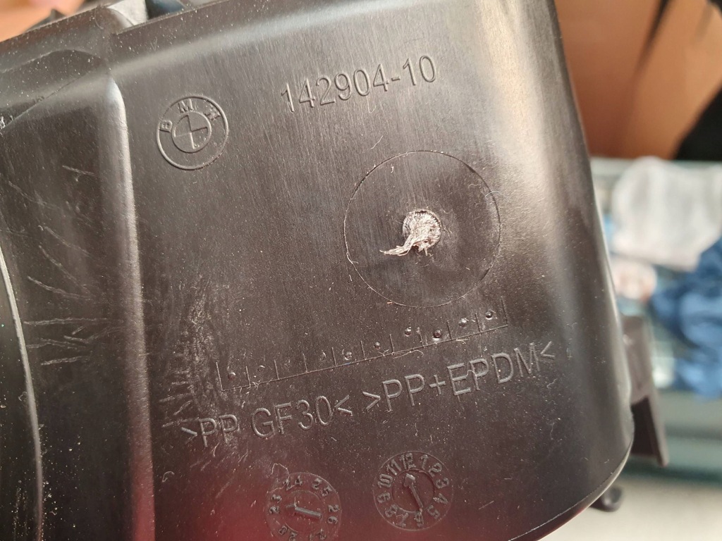 Кришка заливної пального 9452493 кришка привід 7464379 колір 300 bmw 1 f40 24r Ціна