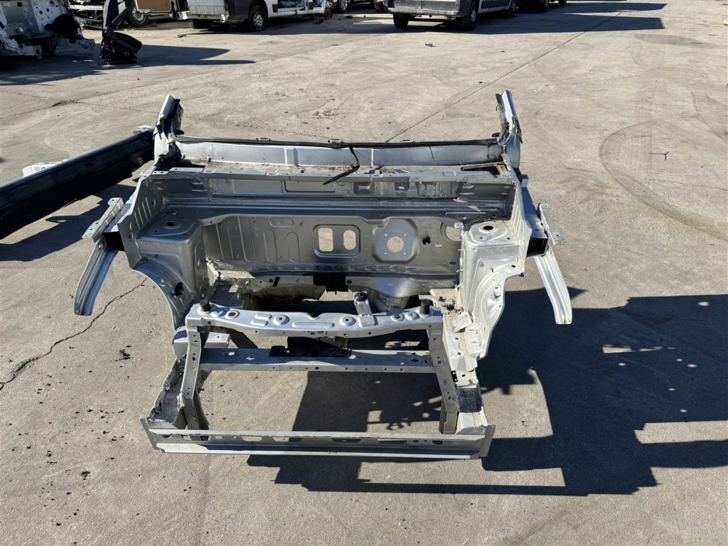 фото №4, Pas передній підсилювач чверть ліва + права перед поріг dacia spring 21-