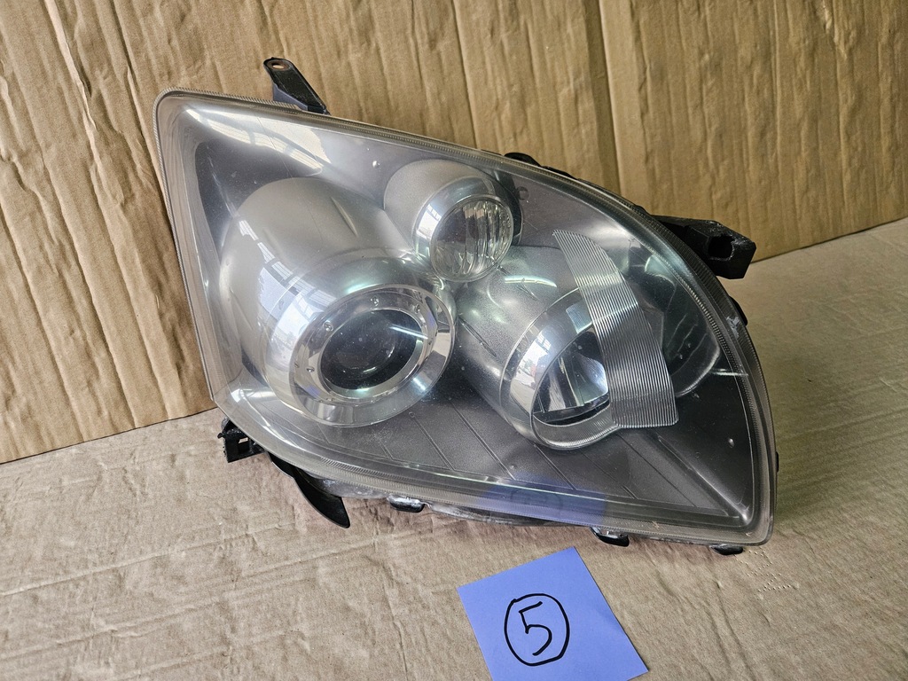 фото №1, Toyota avensis t25 06-08 лампа перед правый