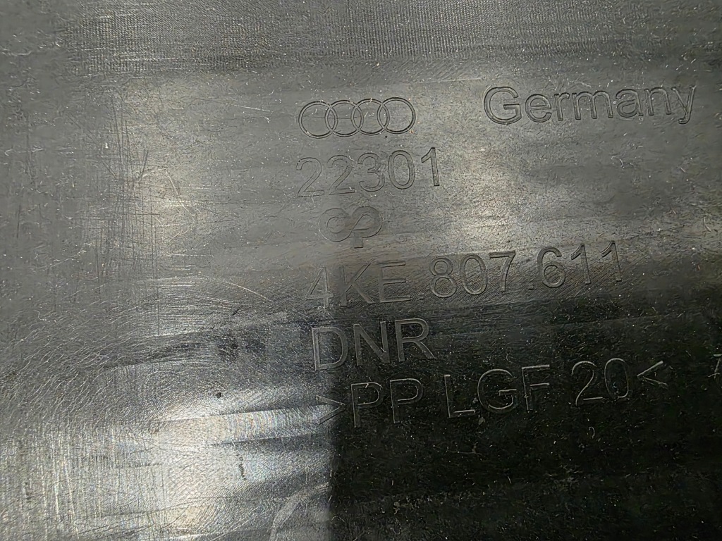 Бампер перед audi e-tron 4ke s-line 4ke807437c 4ke807733a 4ke80761 Недорого