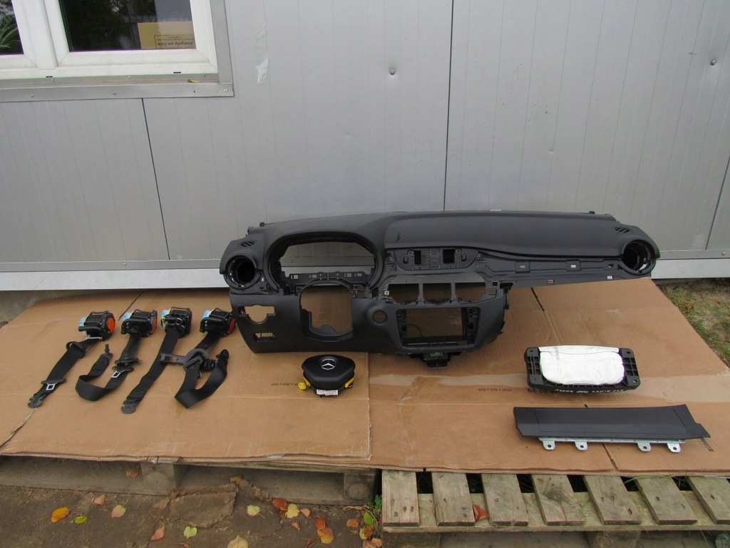 фото №1, Mercedes w246 lift консоль приборная панель подушка безопасности ремни