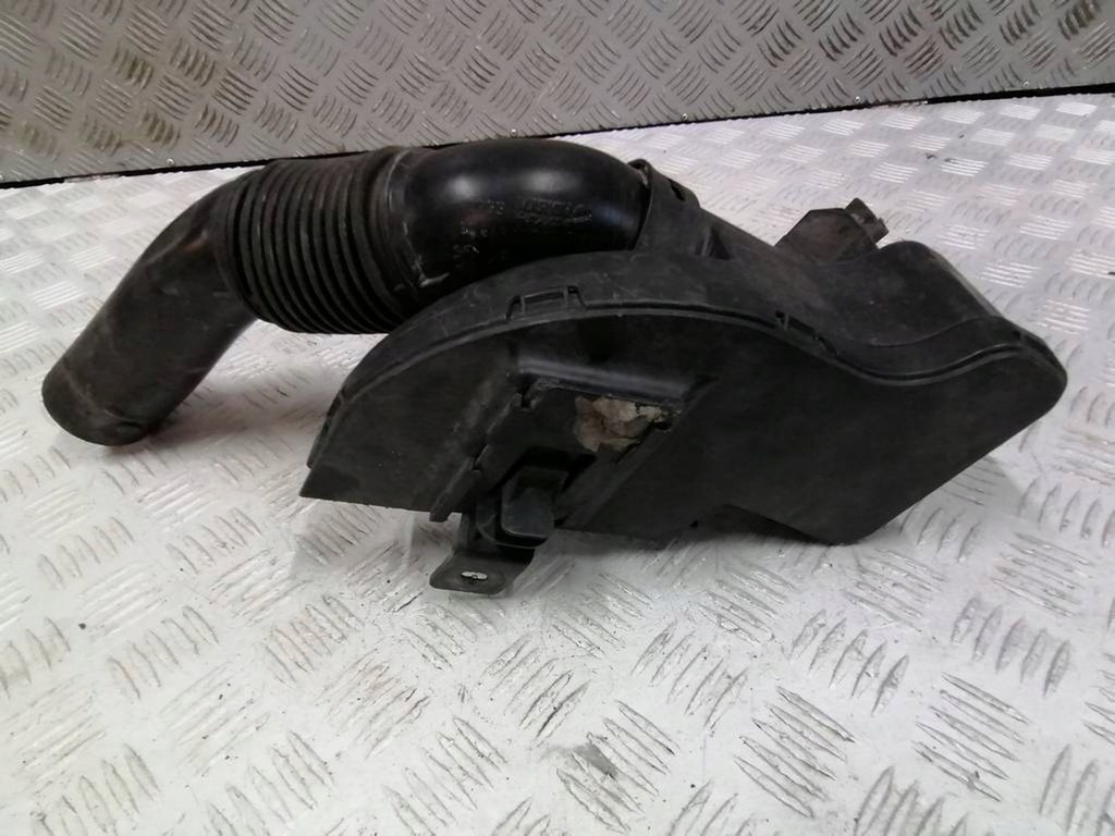 фото №1, Резонатор воздуха citroen c4 cactus 9684813780