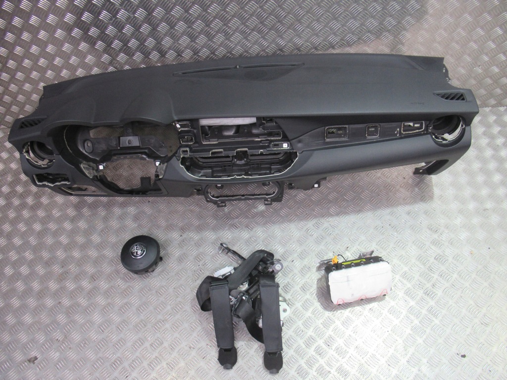 фото №13, Alfa romeo stelvio q4 панель приладів приладова консоль оригінал