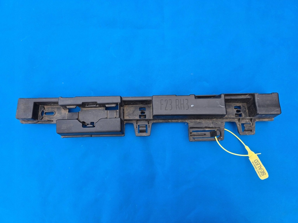 фото №1, Передние правое кронштейн порог bmw 2 cabrio f23 7388354