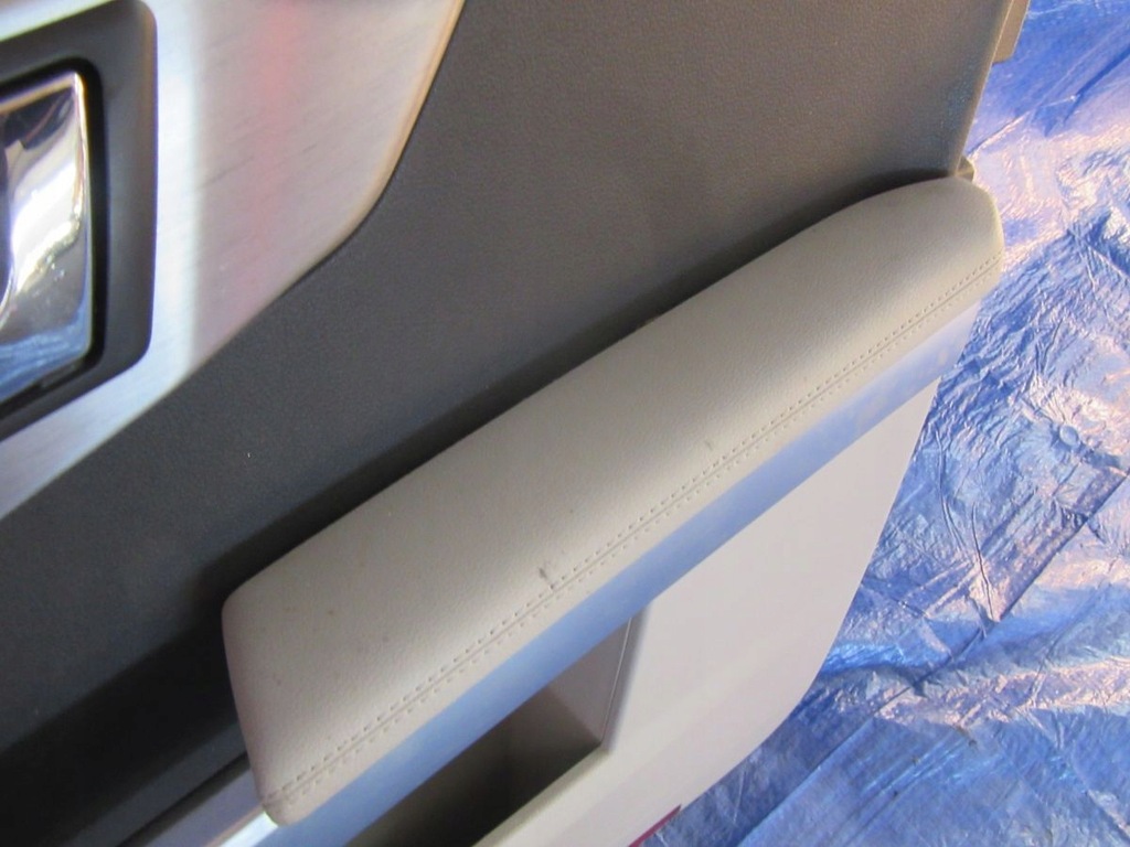 фото №6, Mercedes glk x204 2010 обшивка двері правий перед