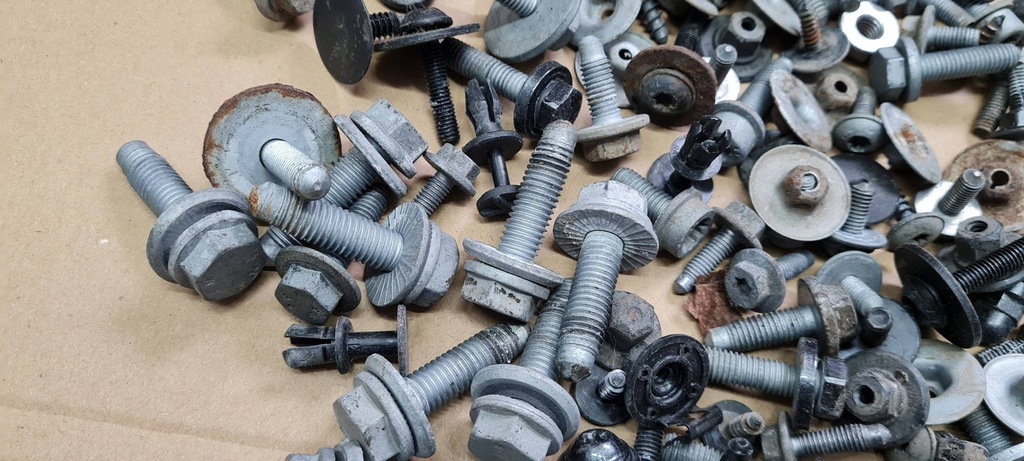 фото №13, A6 c8 4k болты винтики гайки крыльев бампер перед lz7s a7 4k