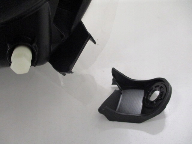 фото №8, Duster 10-13 лампа передняя правая оригинал nowa