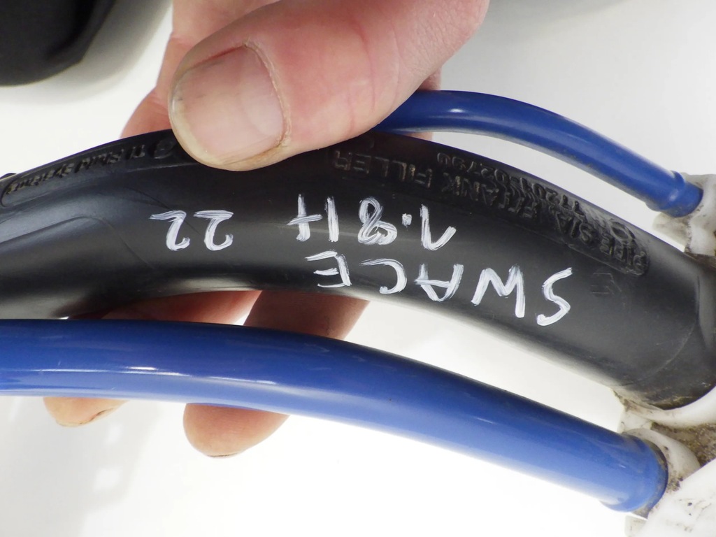 фото №5, Swace toyota corolla e21 труба заливной топлива