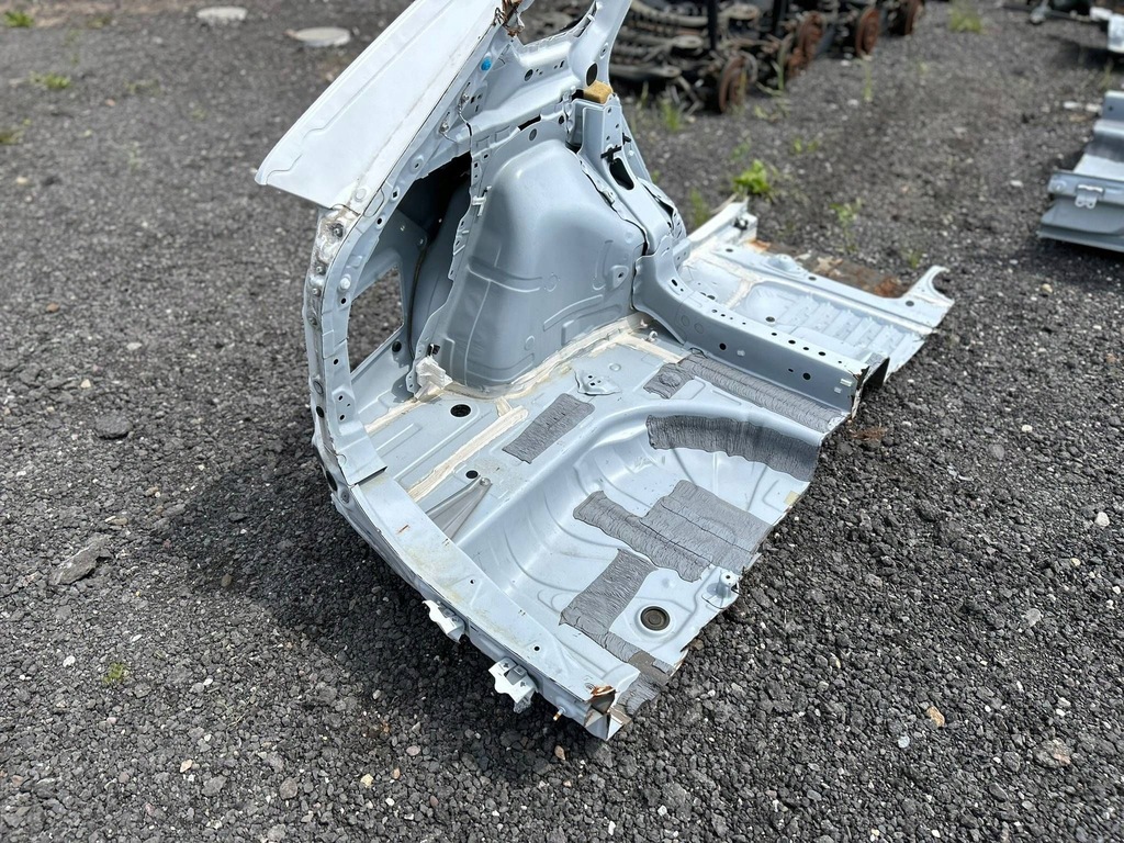 фото №5, Rav4 v чверть поріг крила задній задня ліва лівий задня 040