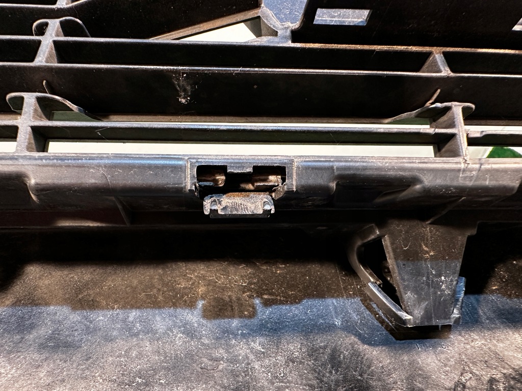 фото №10, Citroen ds4 ii 2021- решётка бампера средняя перед передняя 9834470080