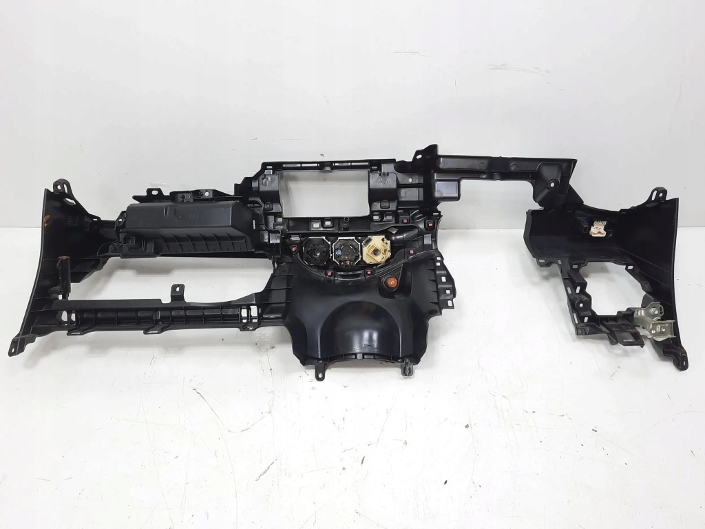 фото №7, Toyota yaris iii 11-14 5d приборная панель приборная europa панель  приборная панель 1,0 b