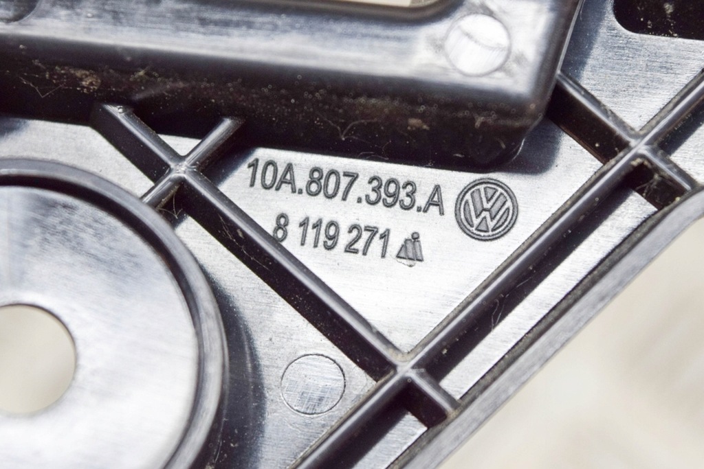 фото №7, Volkswagen id.3 e11 pro задній лівий кронштейн бампера 10a807393a 2022