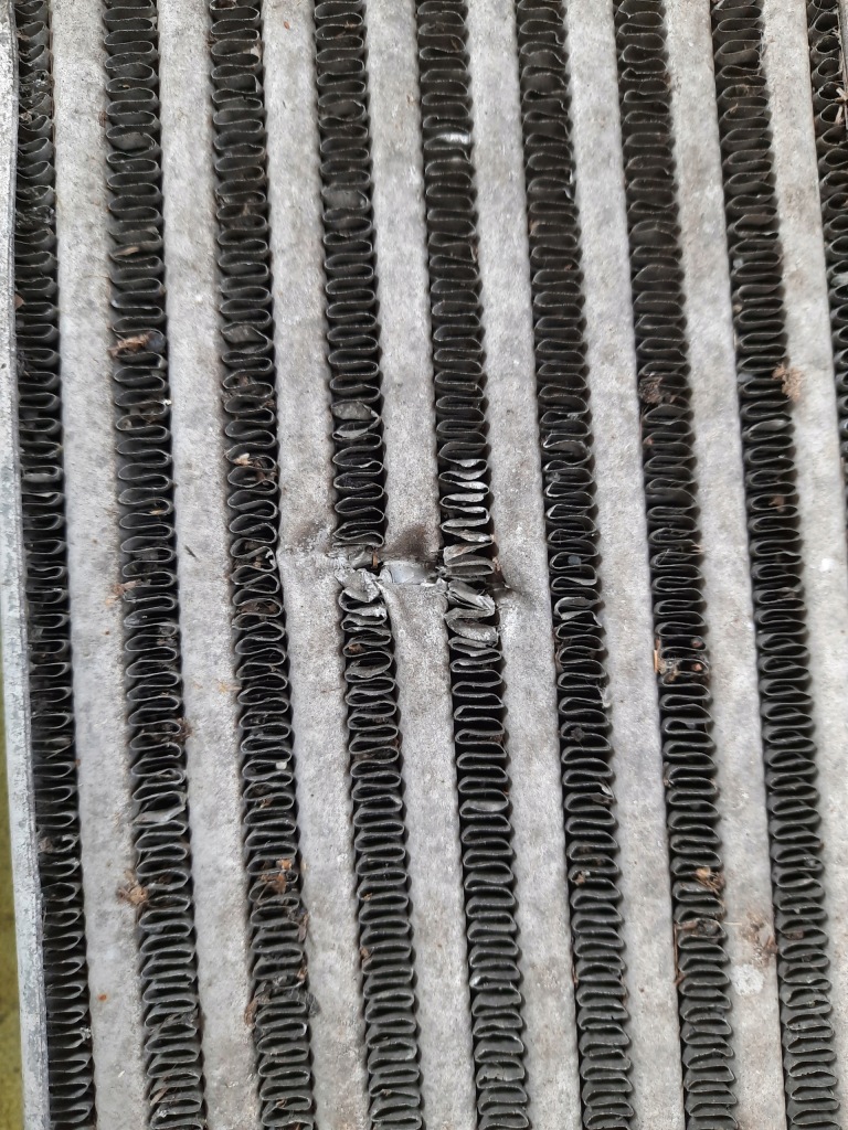 Bmw x1 e84 2.0i радиатор воздуха интеркулер Недорого