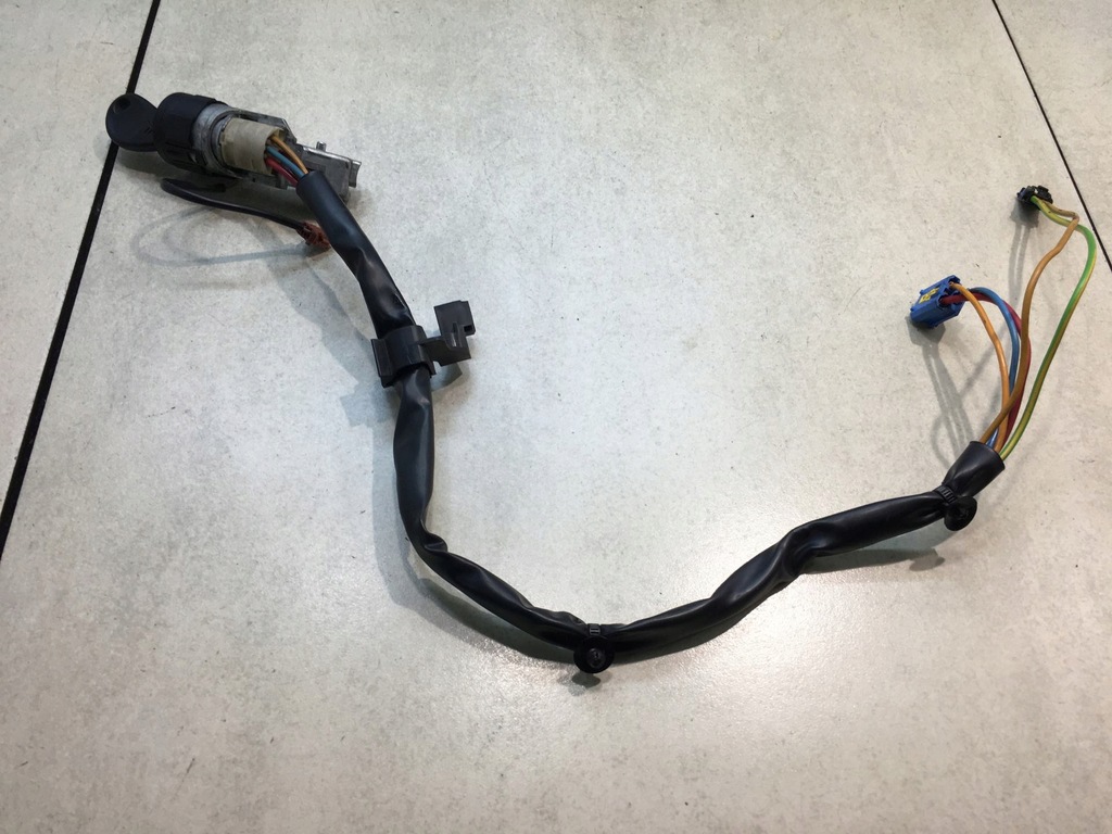 фото №1, Замок зажигания ключ citroen c5 i 2.0 hdi