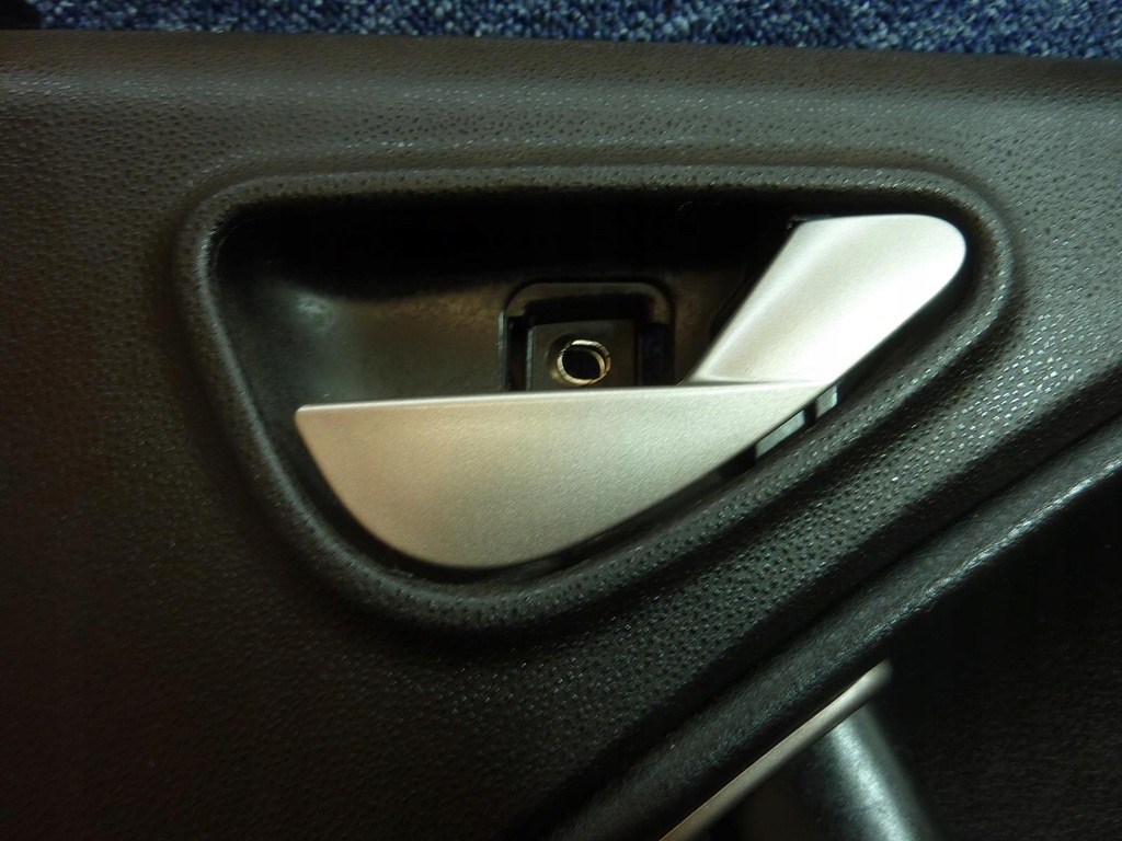 фото №2, Обшивка оббивка двері alfa romeo mito 08- правий