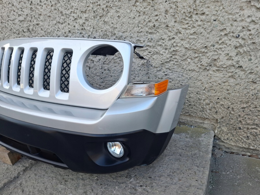 Бампер передній jeep patriot Оригінал