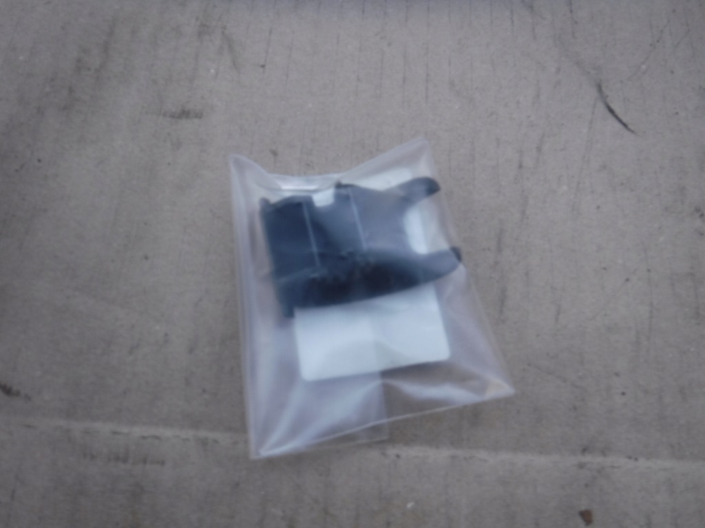 фото №1, Заглушка isofix audi q5 8r0887187