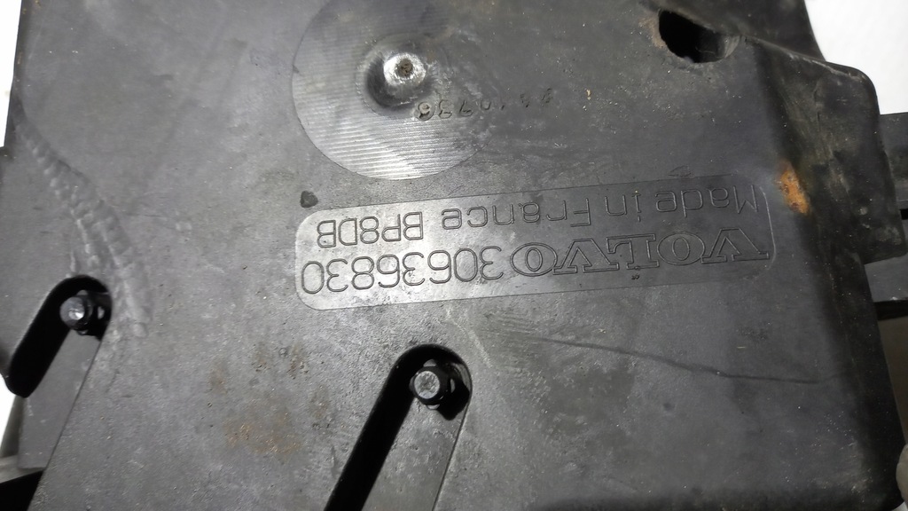 фото №4, Volvo s60 2.4 d5 корпус фильтра воздуха 30636830
