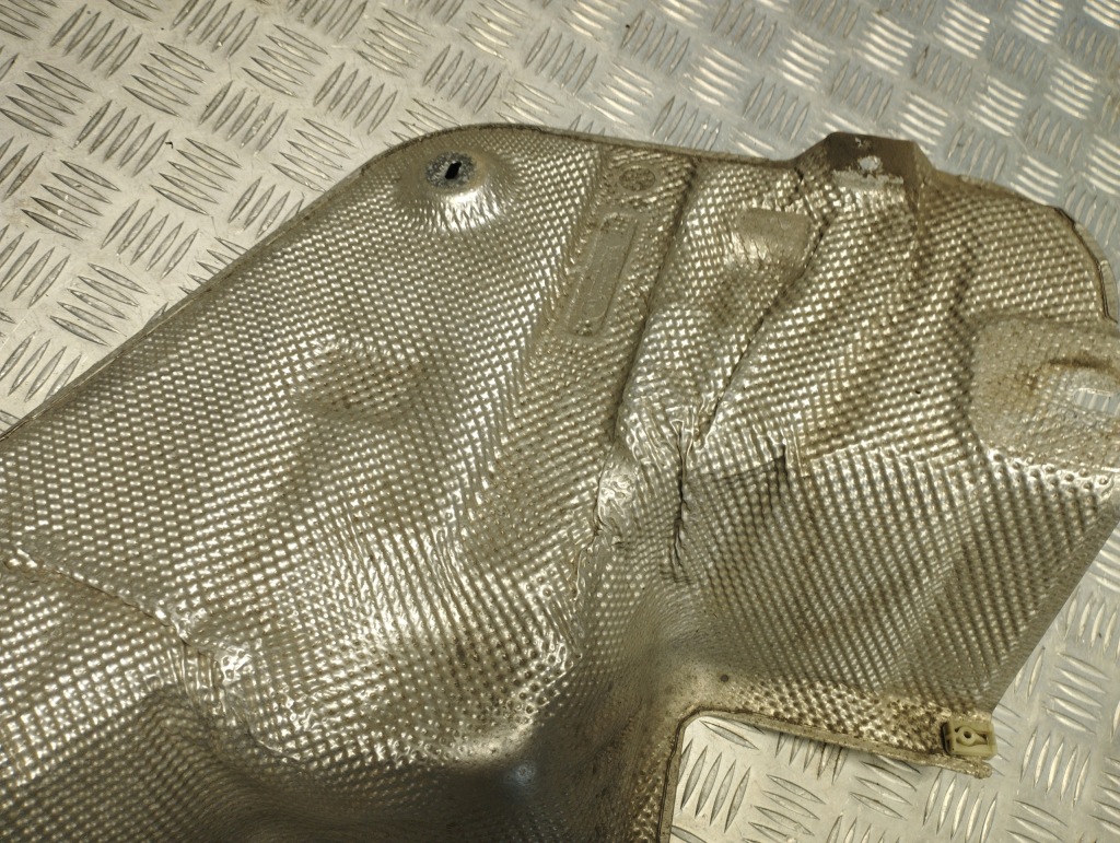 Bmw оригінальний номер 7411984 x1 f48 x2 f39 clubman f54 накладка ізоляція теплова глушника Недорого