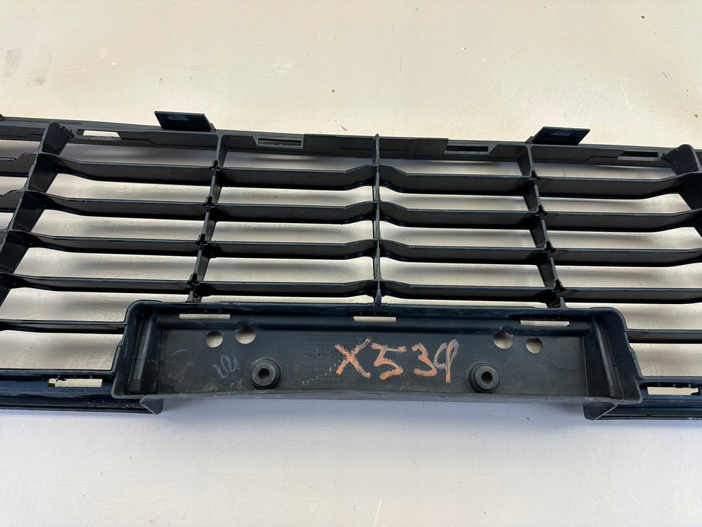 фото №9, Toyota hilux iiiv 8 15r- решітка радіатора решітка решітка радіатора вентиляції бампера перед