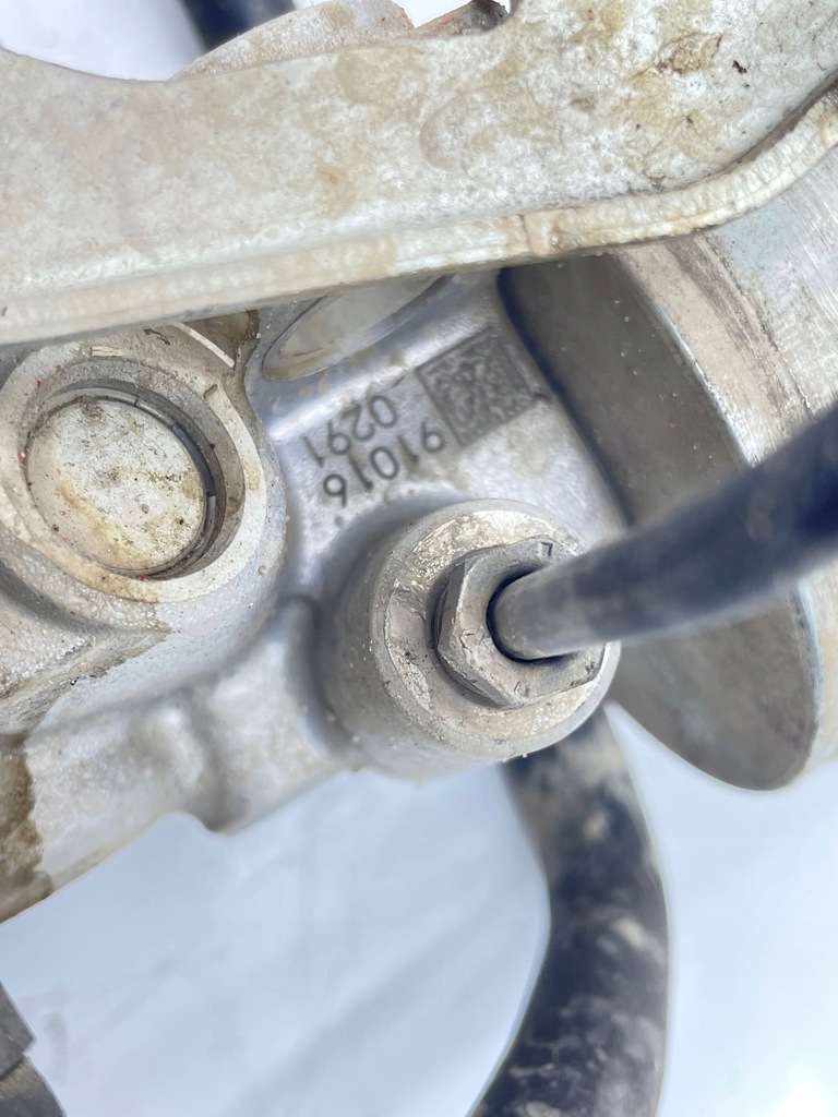 фото №6, Toyota prius prime 2016 інше частини відсік двигуна