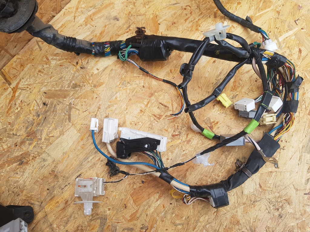 фото №8, Жгут провода поперечина коробка corolla e15 1.4 d4d