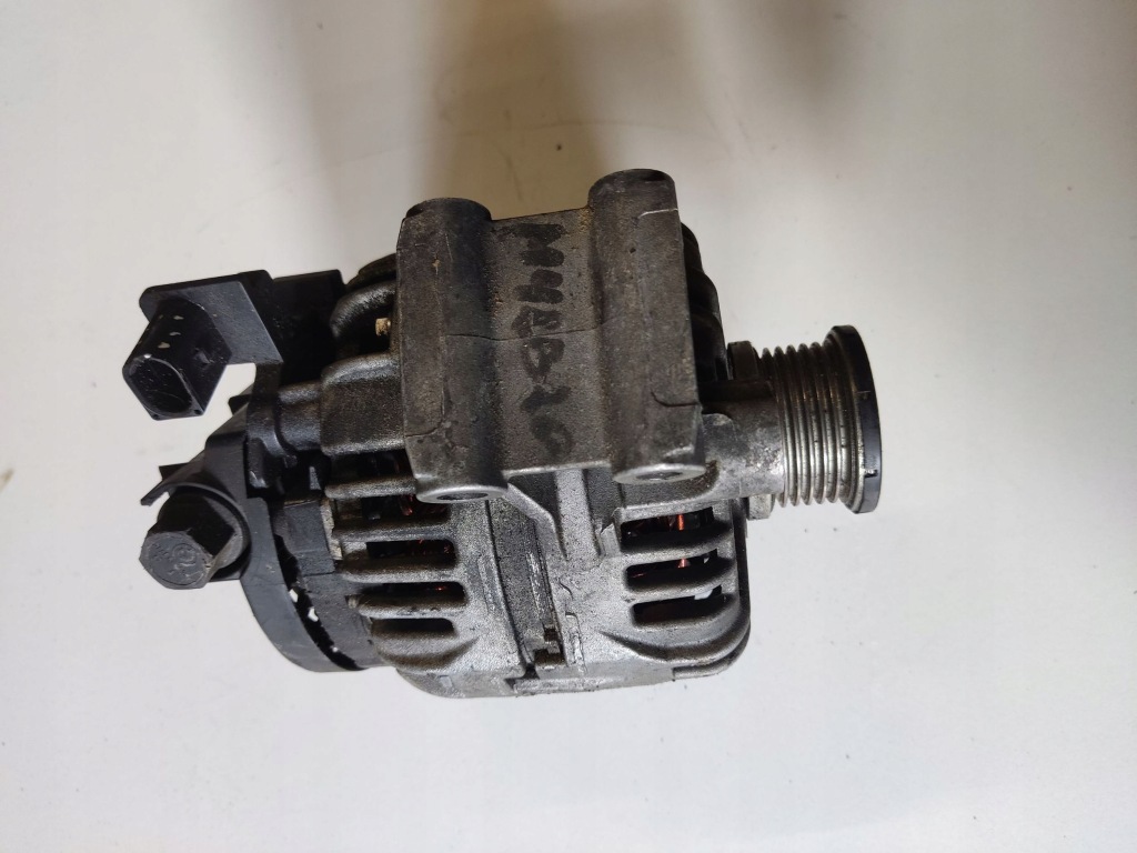 Купить Bmw 3 e46 2003 генератор 0986046130