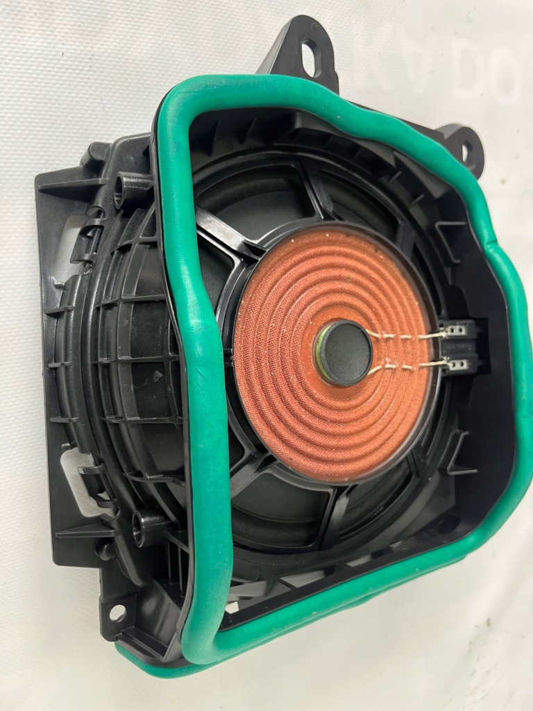 Bmw 3 g20 g21 2021r динамік сабвуфер правий оригінал europa Ціна