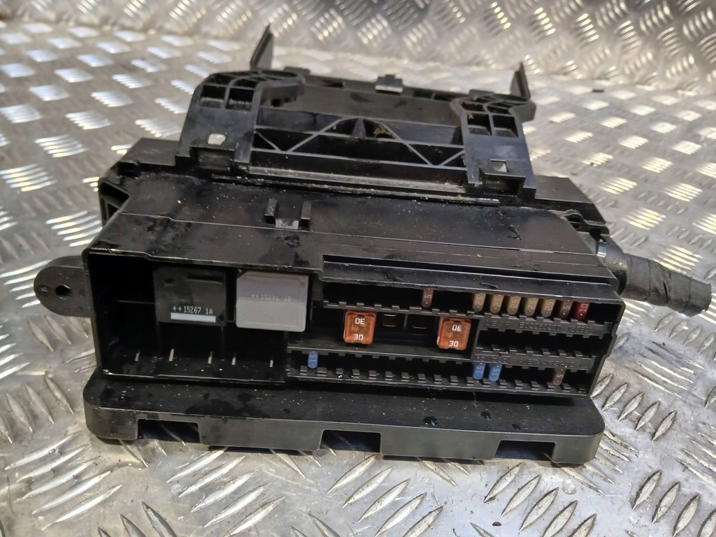 фото №7, Volvo v40 ii корпус коробка запобіжників 30659177 2015r