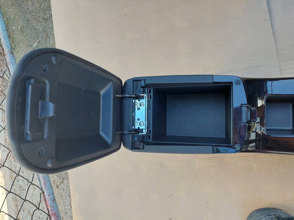 фото №9, Nissan leaf ii туннель средний подлокотник