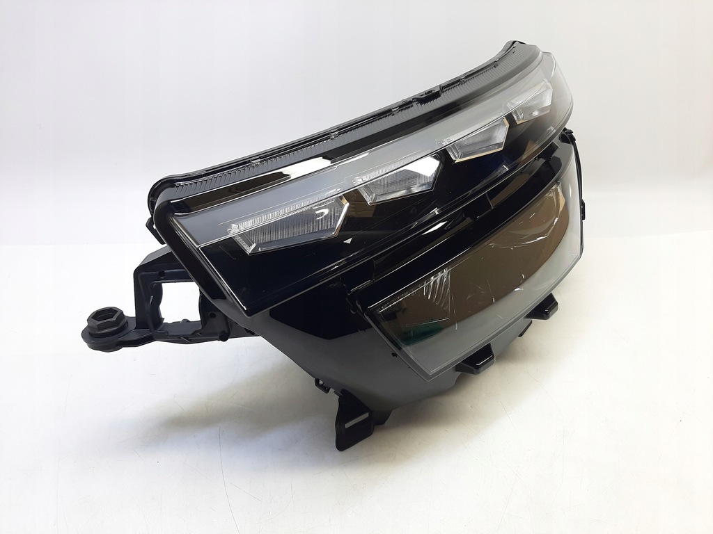 фото №3, Skoda kamiq левый фара led 658941015b