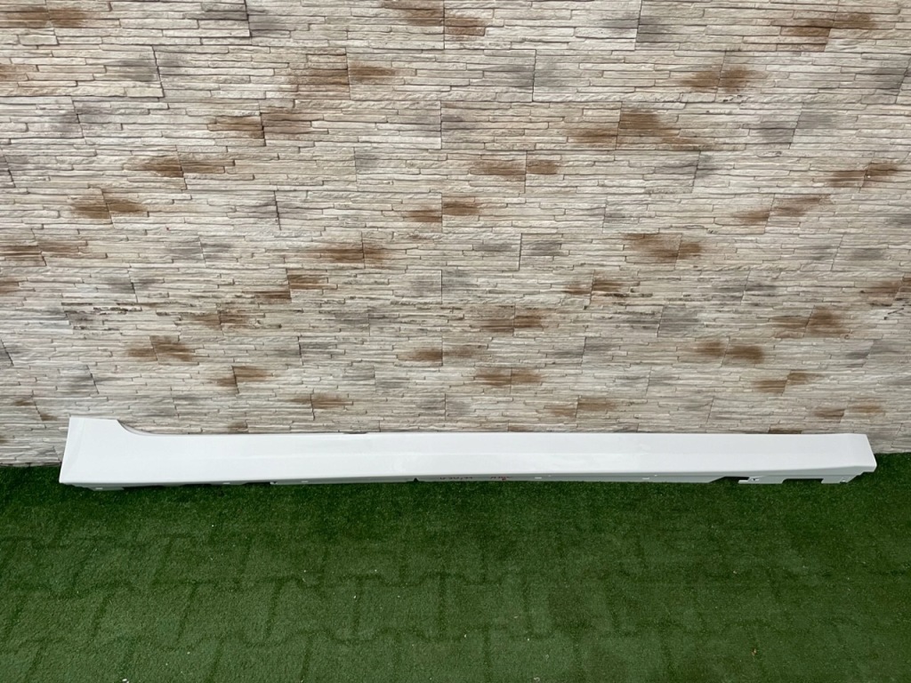 фото №1, Молдинг порог bmw 5 g30 g31 a300 alpinweiss правая