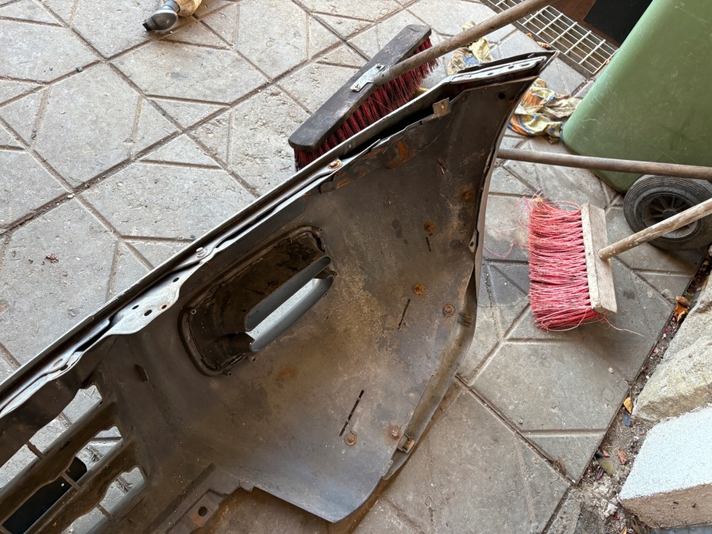 Бампер передній перед mitsubishi pajero 3 3 00-03r комплектний Доставка