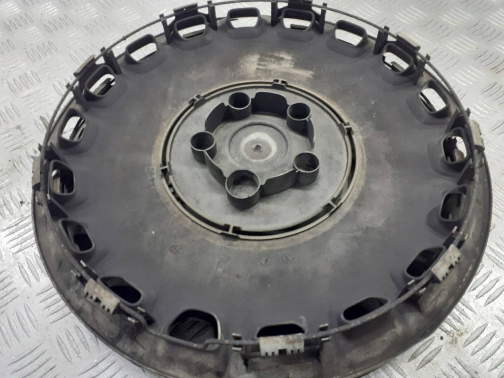 Колпаки оригинальные комплект r 15 volvo v50 2.0 d 30714075 Цена